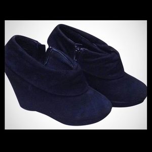 Madden Girl Elsie Booties- Black